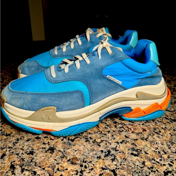 Balenciaga - Picture 3 of 4